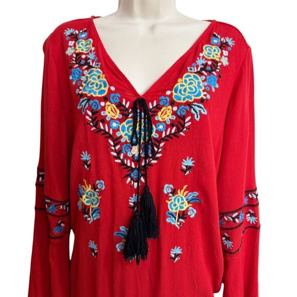 7Th Avenue New York & Company Red floral Embroidered Top Size M - Picture 5 of 11